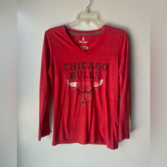 Women’s Fanatics Medium Red Chicago Bulls Long Sleeve Graphic Tee - Picture 1 of 1